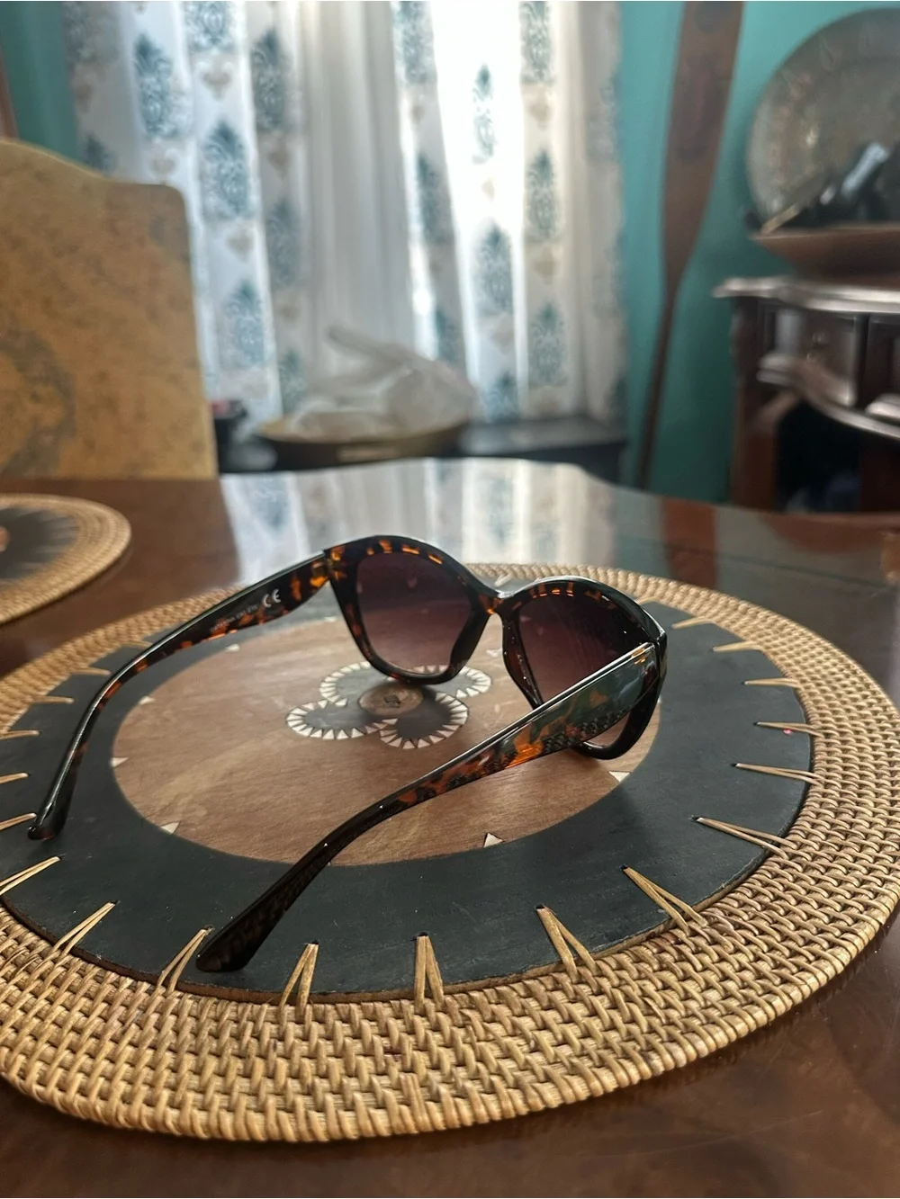 Women’s Cat-Eye Sunglasses in Tortoise Shell - Polarized Brown Lenses